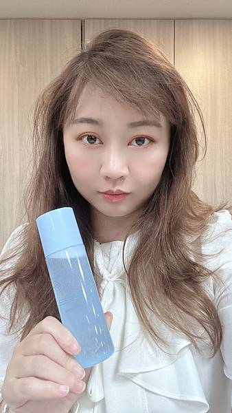 好物分享:夏日補水的秘密武器!使用BBLab杏仁酸奈米柔光煥 好物分享:夏日補水的秘密武器!使用BBLab杏仁酸奈米柔光煥