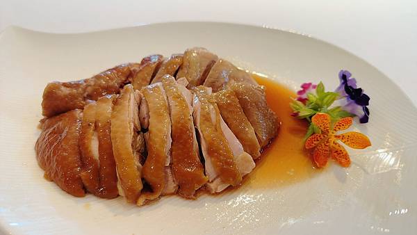 『歐華飯店-歐華軒』來自四十餘年的經典粵菜好味道,經典脆皮乳 『歐華飯店-歐華軒』來自四十餘年的經典粵菜好味道,經典脆皮乳