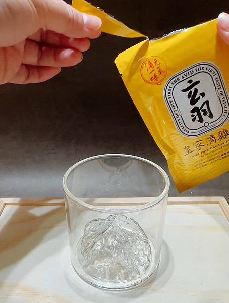 【滴雞精推薦】玄羽皇家滴雞精禮盒：補氣養身首選，一包喚醒滿滿