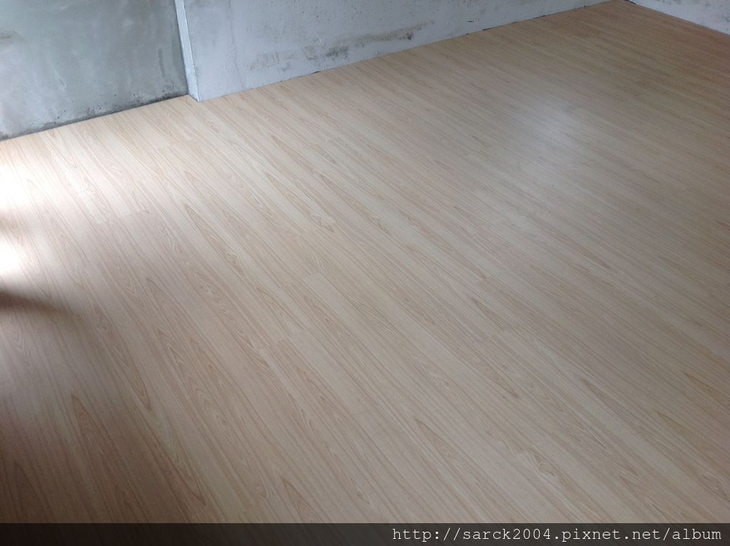 品名:台灣檜木/海島型超耐磨木地板
