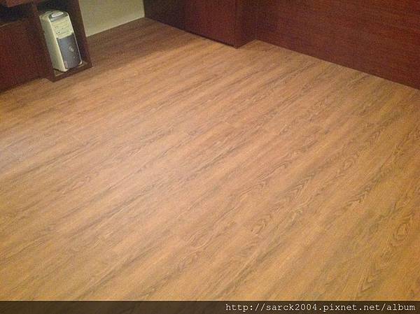 品名:極咖/海島型超耐磨木地板