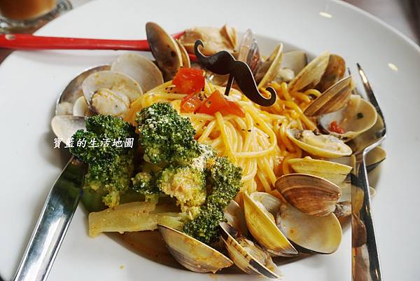 [高雄 - 左營] 超古錐鬍子照．創新自選配料早午餐 ✗ 鬍子茶 Who's Tea