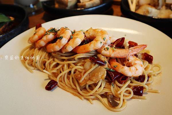 [台中 - 中區] 高質感的義台結合 ✗ YATS Light葉子(台中) with 品記宵夜