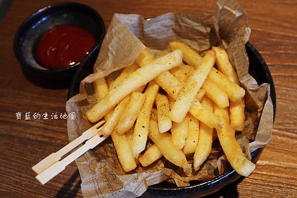 [台中 - 中區] 高質感的義台結合 ✗ YATS Light葉子(台中) with 品記宵夜