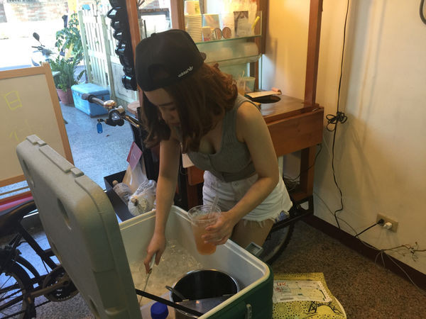 愛玉正妹 (5).jpg 69娛樂網,69娛樂城,大亨娛樂網,黃金俱樂部,百家樂,真人百家樂,真人輪盤,餐廳賓果,超級賓果,真人骰寶,電子遊戲,麻將,捕魚高手,五龍爭霸,視訊百家樂