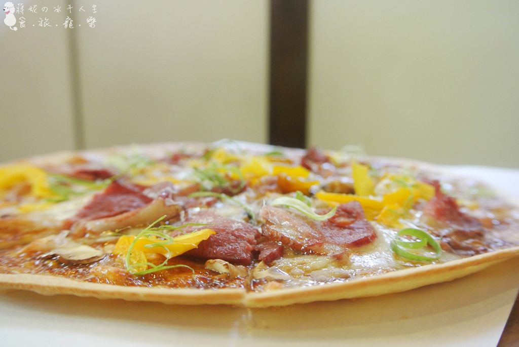 成真咖啡 宜蘭櫻桃鴨薄餅pizza.jpg 成真咖啡 宜蘭櫻桃鴨薄餅pizza.jpg