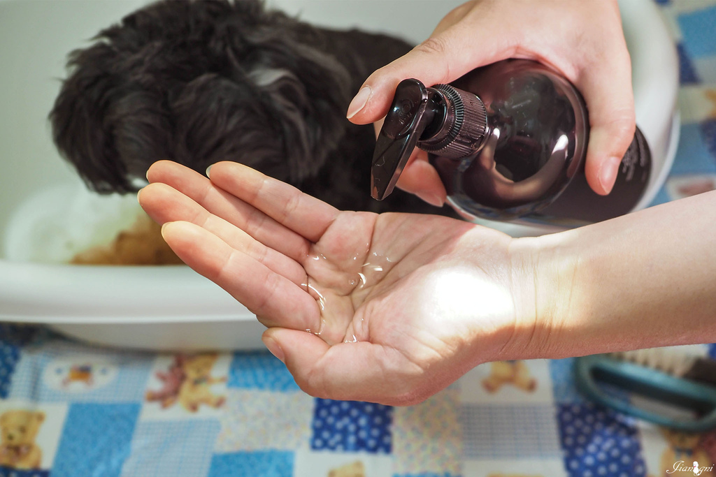 smith burton寵物洗毛精天然低敏.jpg smith burton寵物洗毛精天然低敏.jpg