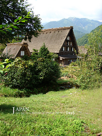 稻草盧會合掌型屋頂