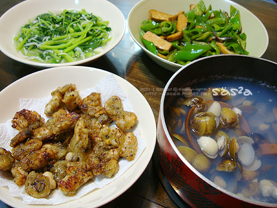 小魚乾青椒、吻仔魚莧菜、炸蚵仔、蒜蜆仔湯