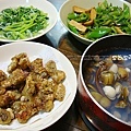 小魚乾青椒、吻仔魚莧菜、炸蚵仔、蒜蜆仔湯