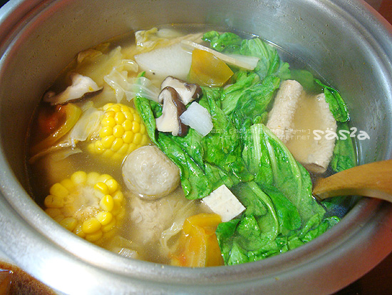 素雜菜鍋～湯頭之甜的阿！