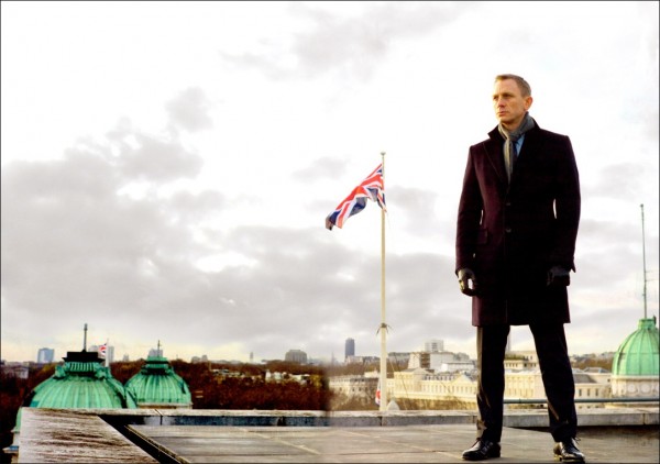 Skyfall_Bond_2