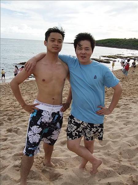 你看阿傑還不是沒脫