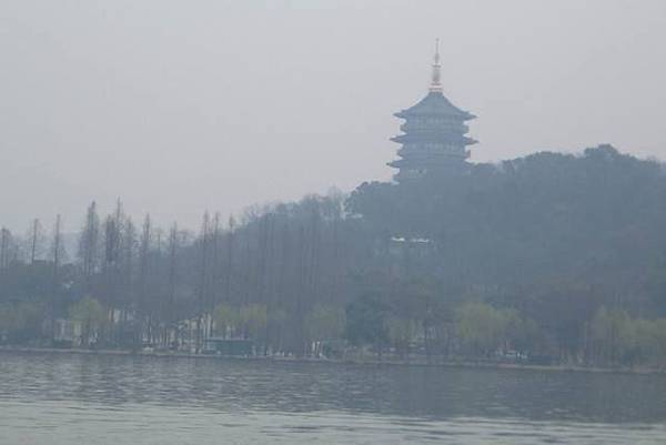 記得.後面那個好像是雷風塔