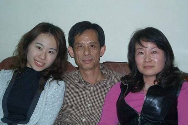 伯父一家..少了珊珊