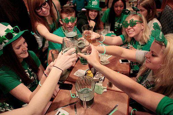 st bar.jpg st bar.jpg