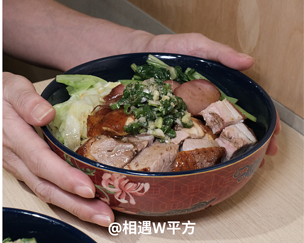 【台北美食】新德士港式燒臘 東區港式燒臘 平價美食 雙拼飯 三寶飯 港式叉燒 油雞便當 國父紀念館站 (8)