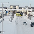 一出機場 就是雪白白一片 讓我這個沒看過雪ㄉ鄉巴佬 格外興奮