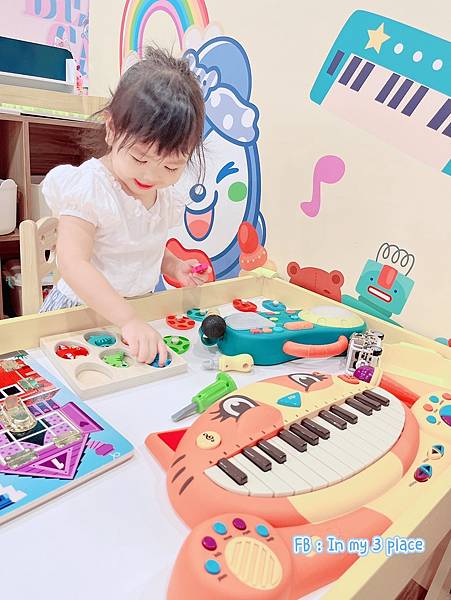 育兒 全新貝兒絲咖啡零死角開放式遊戲區,飲料喝到飽,外