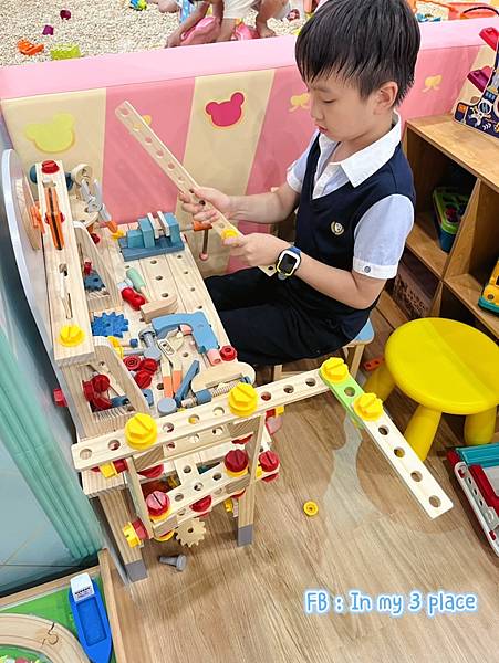 育兒 全新貝兒絲咖啡零死角開放式遊戲區,飲料喝到飽,外