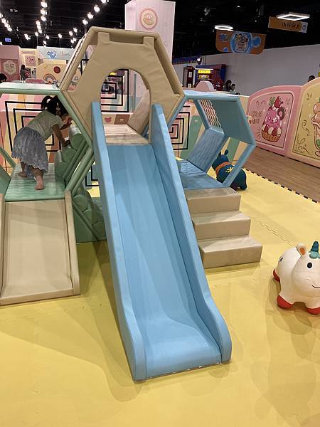 育兒 全新貝兒絲咖啡零死角開放式遊戲區,飲料喝到飽,外