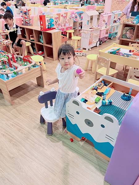 育兒 全新貝兒絲咖啡零死角開放式遊戲區,飲料喝到飽,外