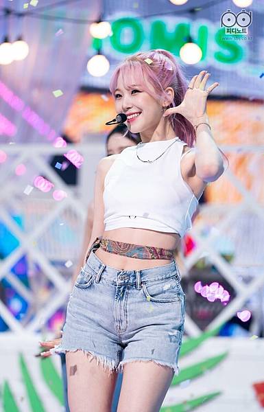 210523-fromis-9-WE-GO-at-Inkigayo-documents-10白知憲.jpeg