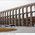 Acueducto Romano 羅馬水道橋：已有2000年歷史的古羅馬遺跡(世界遺產)，全長近800公尺、120根柱子堆疊而成，完全沒有使用水泥或釘子，人類偉大工程之一。