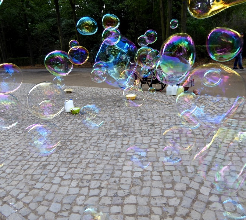 soap-bubbles-2748730_960_720.jpg