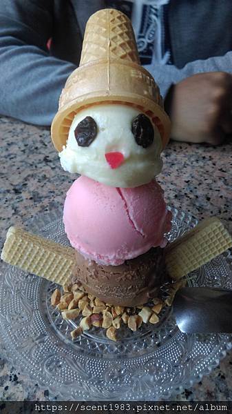 推【半食記EP20】高雄百樂冰淇淋．大統巧克力冰球超懷念！復