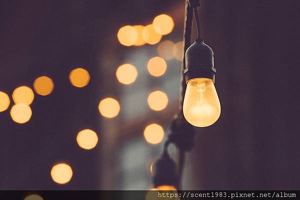 light-bulb-1209491_960_720 light-bulb-1209491_960_720