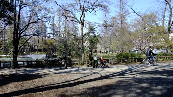 Day2-102往公園另一頭走去.JPG