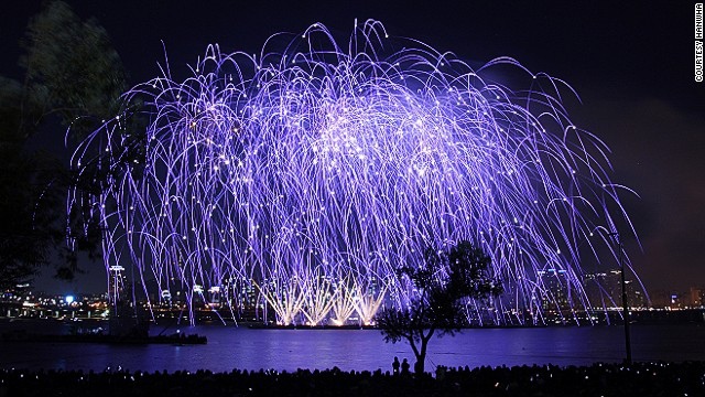 131003145031-seoul-fireworks-festival-4-horizontal-gallery