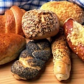 bread-and-buns-on-table.jpg