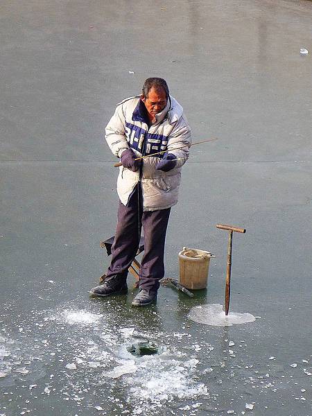 釣魚的阿伯