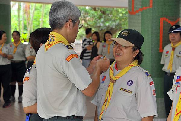 18幹部宣示配戴肩章