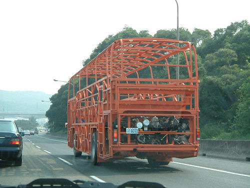 台灣遊覽車的構造-1.jpg