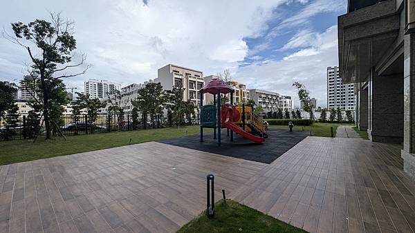 台南安南區九份子微屋齡三房平面車位(已售出)