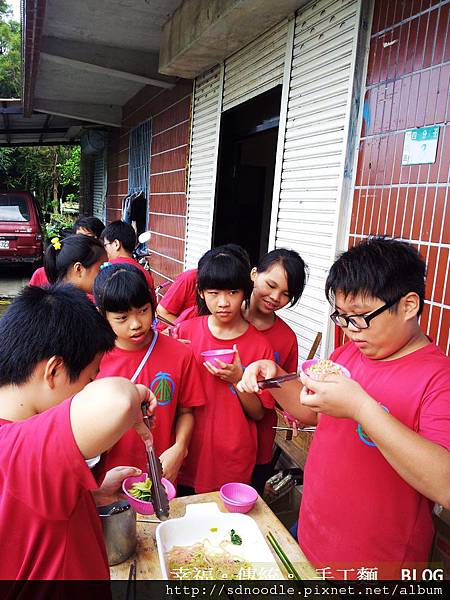 石碇國小體驗在地特色手工麵線