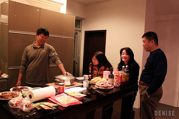 IMG_8582.jpg 大年初一在老公同學家聚會做pizza IMG_8582.jpg 大年初一在老公同學家聚會做pizza