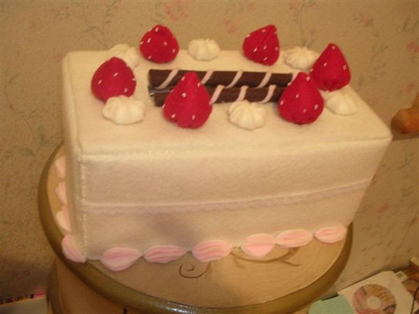 這是送給康媽媽的草莓蛋糕面紙盒!!