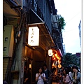 08六點半門口已經排隊了