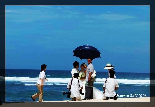 12海邊有新人在拍結婚照.jpg 12海邊有新人在拍結婚照.jpg