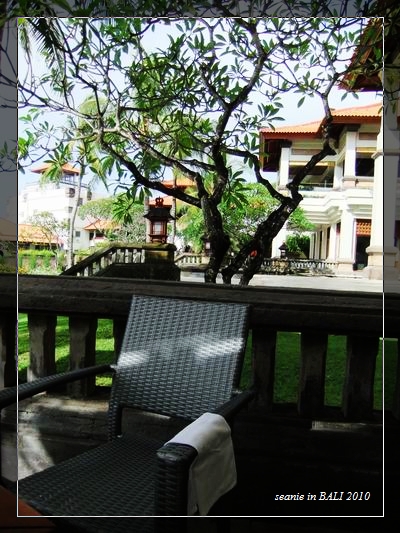 2.在飯店吃早餐照舊要坐戶外吸煙區.jpg 2.在飯店吃早餐照舊要坐戶外吸煙區.jpg