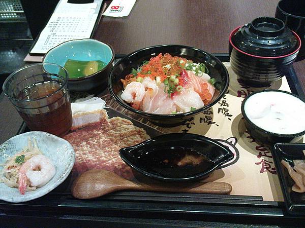 我的豪華海景丼飯