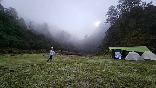 【松羅湖】十七歲少女之湖|迷霧繚繞仙氣十足|路程泥濘建議穿雨