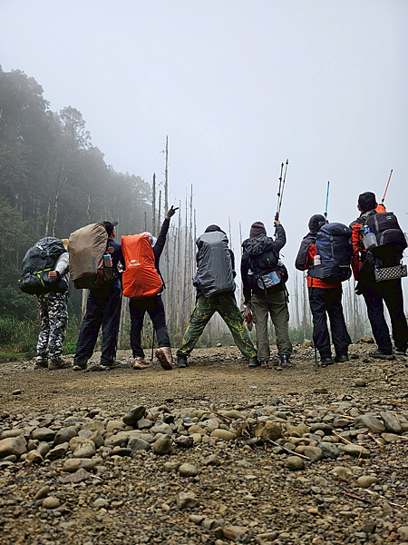 【新阿溪縱走】 阿里山眠月線 石猴車站 水樣森林 杉林溪