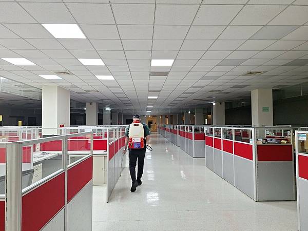 蟑螂防治_殘效噴灑 (2)