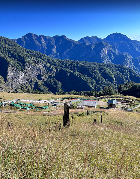 【百岳】-雪主東 七卡山莊 369鄰時營地 369山屋維修中 【百岳】-雪主東 七卡山莊 369鄰時營地 369山屋維修中