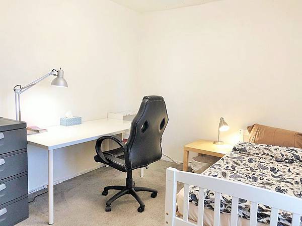 #305-000-Room 2-2.jpg #305-000-Room 2-2.jpg